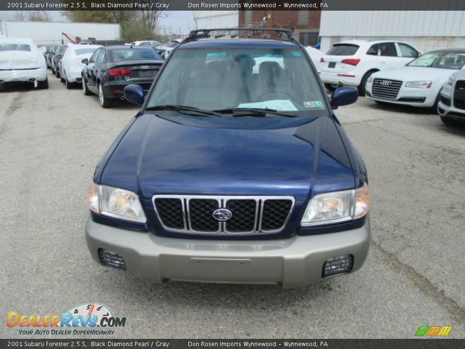 2001 Subaru Forester 2.5 S Black Diamond Pearl / Gray Photo #11