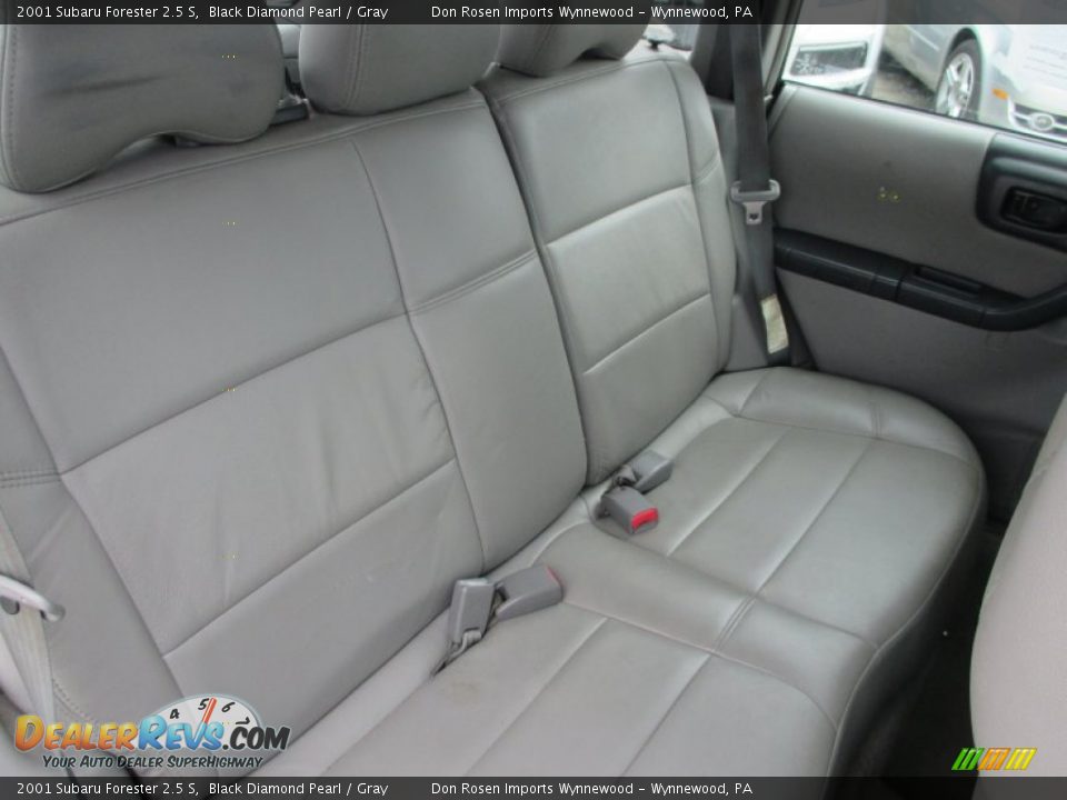 2001 Subaru Forester 2.5 S Black Diamond Pearl / Gray Photo #13