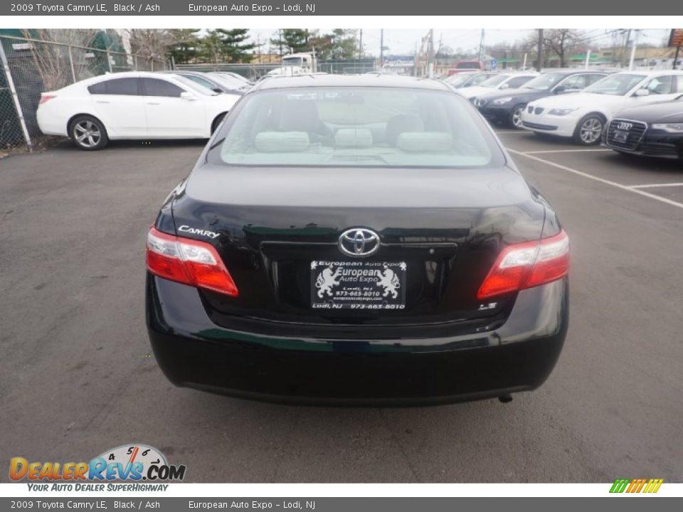 2009 Toyota Camry LE Black / Ash Photo #12