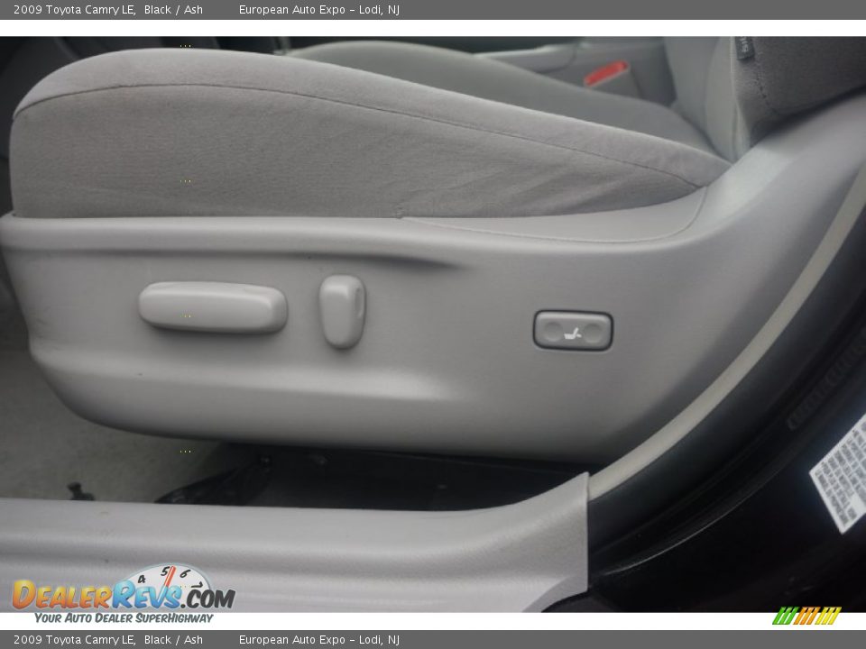 2009 Toyota Camry LE Black / Ash Photo #19