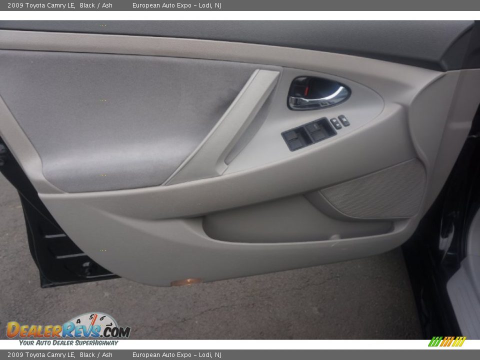 2009 Toyota Camry LE Black / Ash Photo #20