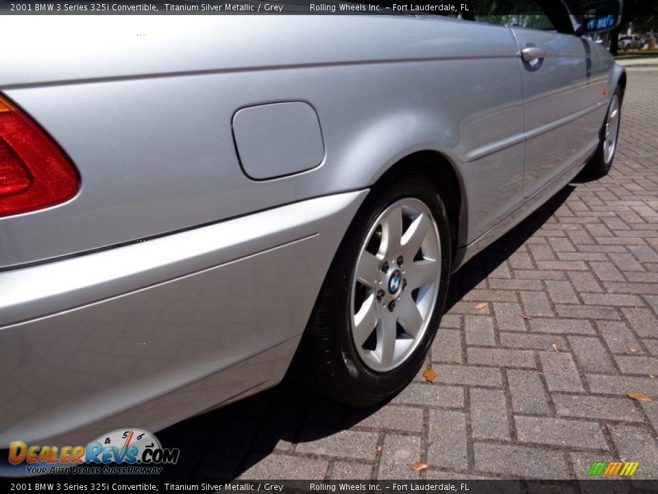 2001 BMW 3 Series 325i Convertible Titanium Silver Metallic / Grey Photo #24