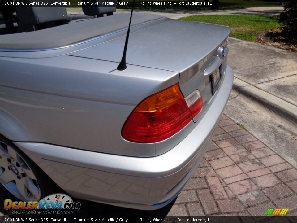 2001 BMW 3 Series 325i Convertible Titanium Silver Metallic / Grey Photo #28
