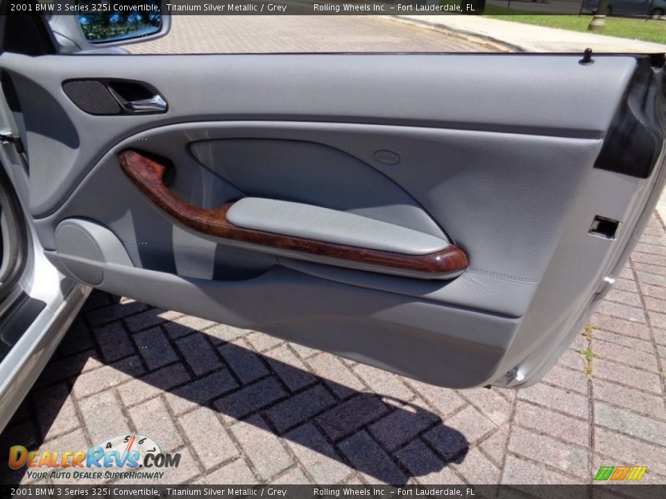 Door Panel of 2001 BMW 3 Series 325i Convertible Photo #34