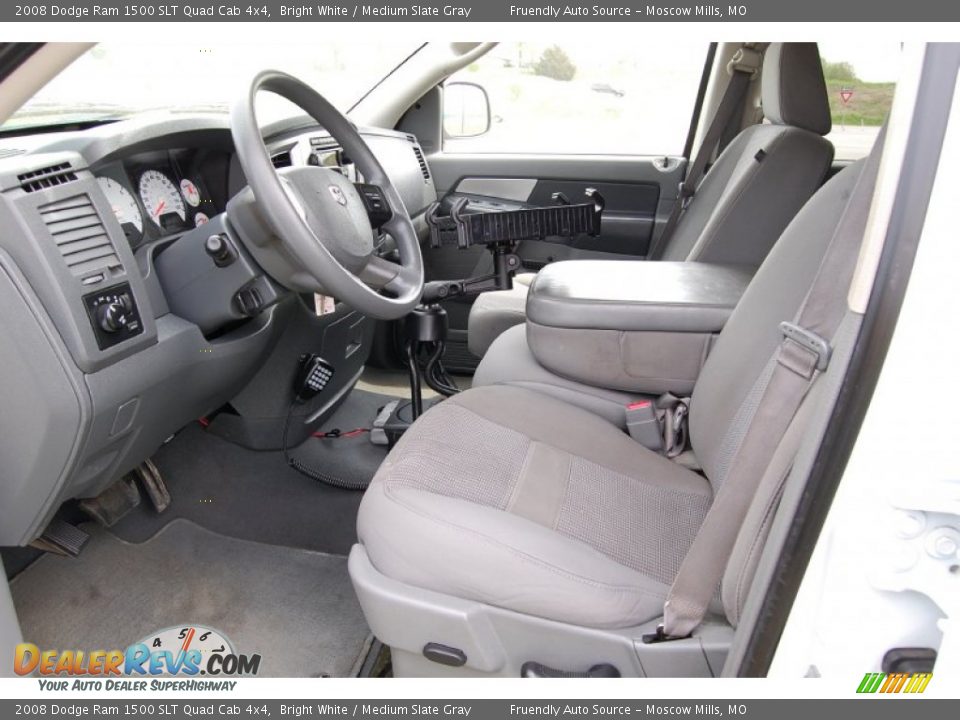 2008 Dodge Ram 1500 SLT Quad Cab 4x4 Bright White / Medium Slate Gray Photo #17