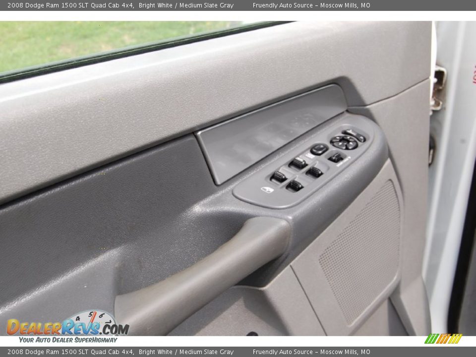 2008 Dodge Ram 1500 SLT Quad Cab 4x4 Bright White / Medium Slate Gray Photo #19