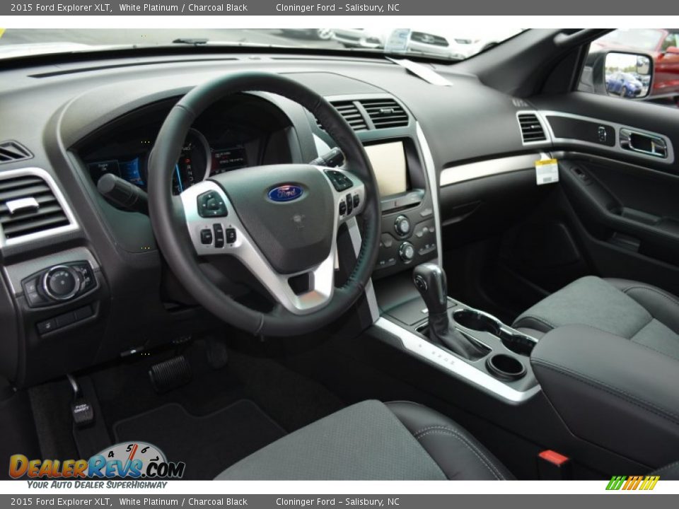 2015 Ford Explorer XLT White Platinum / Charcoal Black Photo #8