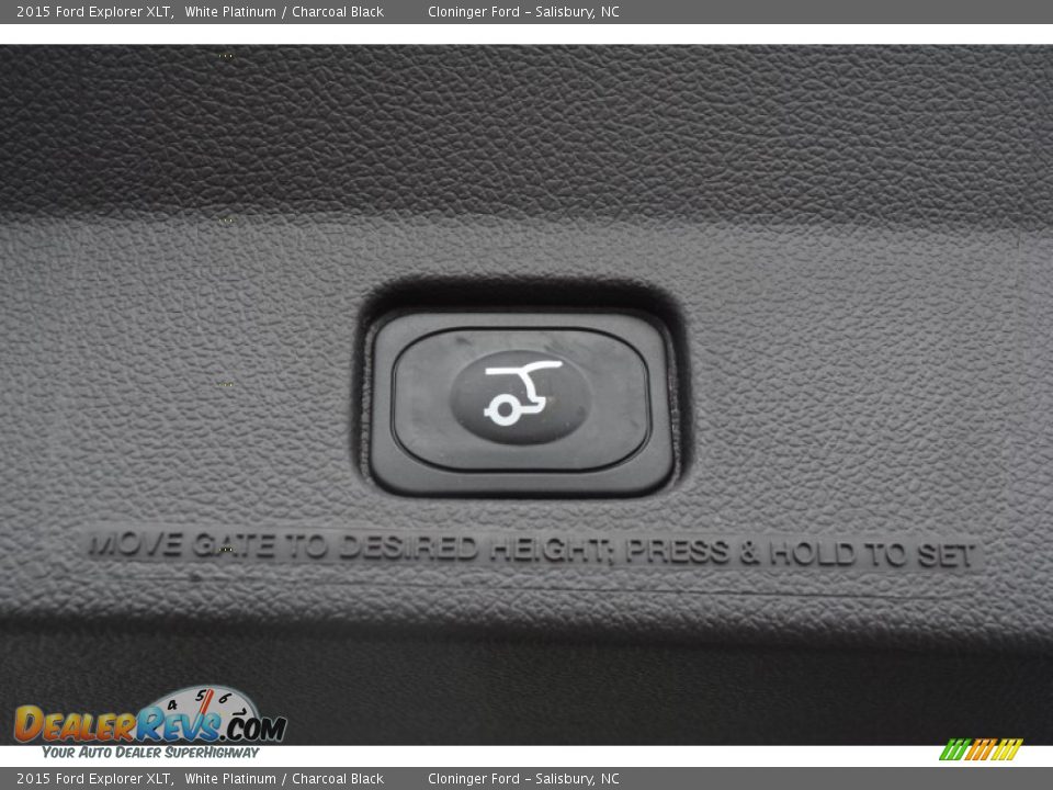 2015 Ford Explorer XLT White Platinum / Charcoal Black Photo #12