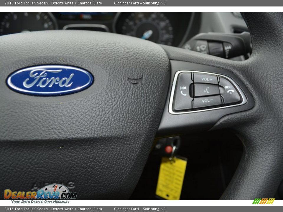 Controls of 2015 Ford Focus S Sedan Photo #18