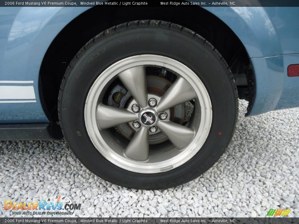 2006 Ford Mustang V6 Premium Coupe Windveil Blue Metallic / Light Graphite Photo #8
