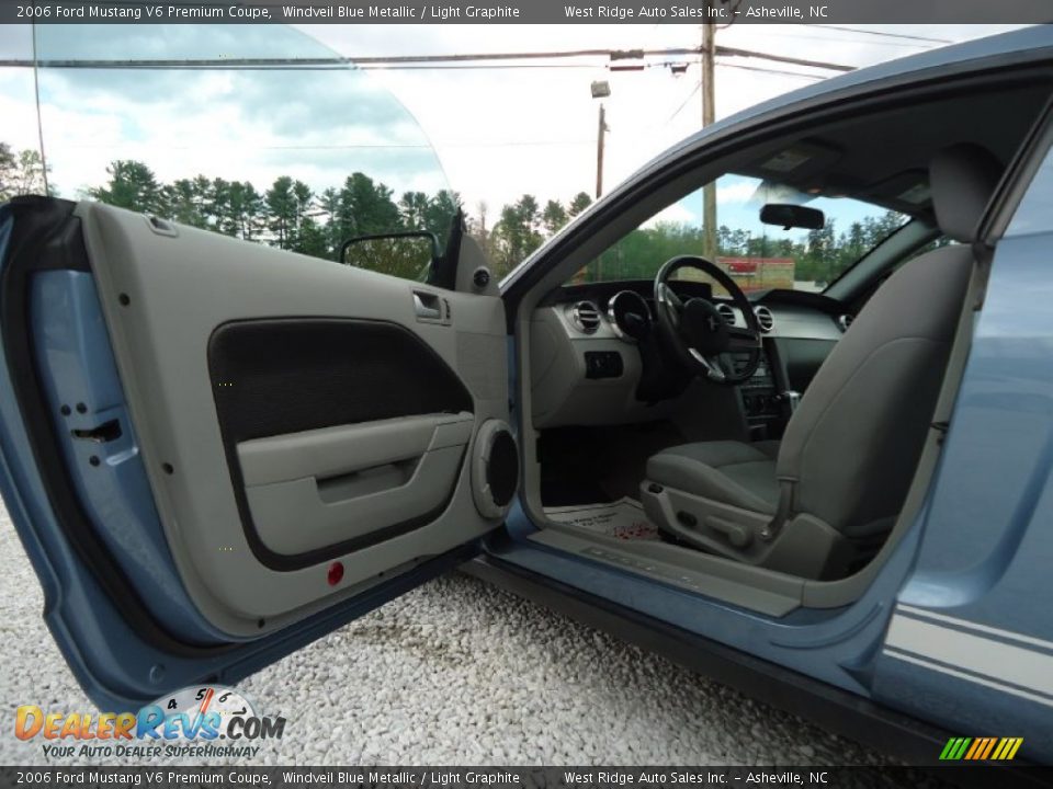 2006 Ford Mustang V6 Premium Coupe Windveil Blue Metallic / Light Graphite Photo #11