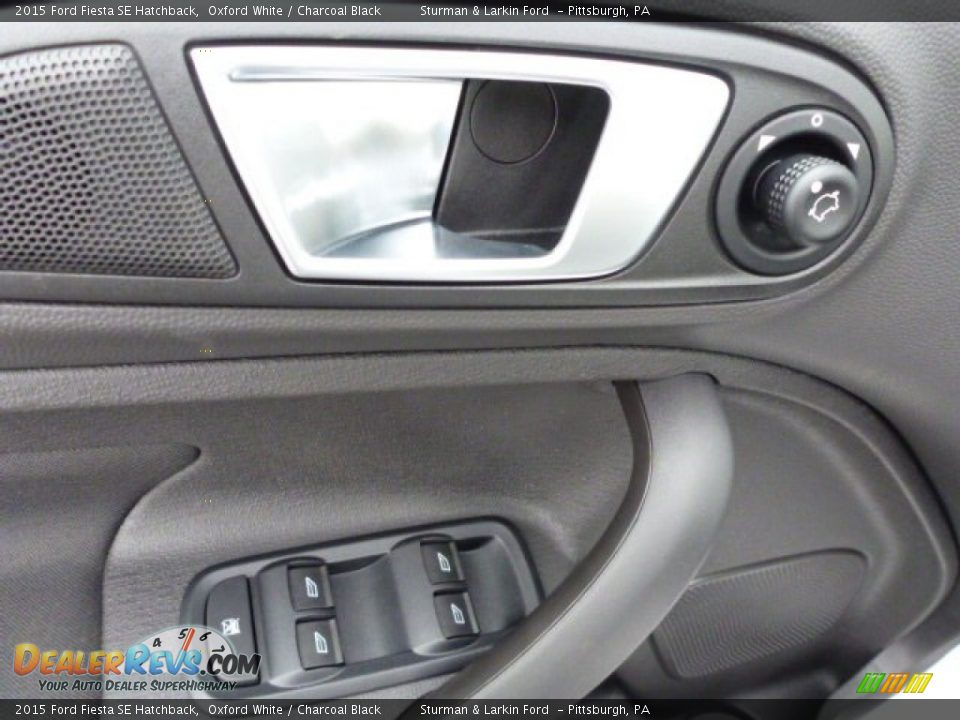 2015 Ford Fiesta SE Hatchback Oxford White / Charcoal Black Photo #11