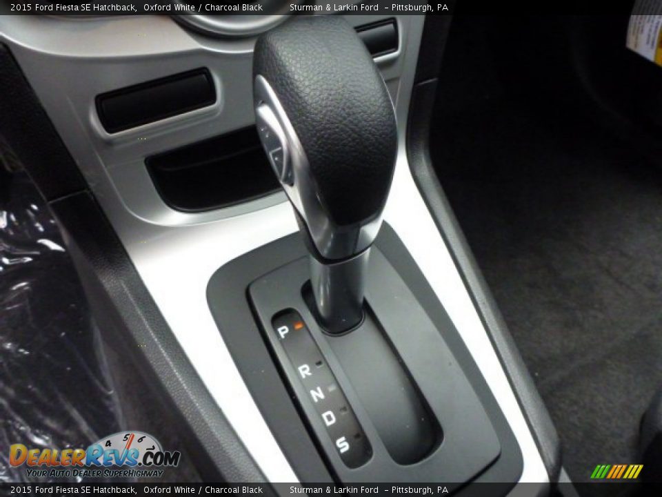 2015 Ford Fiesta SE Hatchback Oxford White / Charcoal Black Photo #13