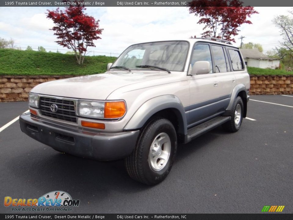 Front 3/4 View of 1995 Toyota Land Cruiser  Photo #1