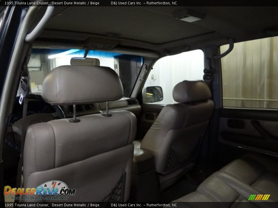 1995 Toyota Land Cruiser Desert Dune Metallic / Beige Photo #18