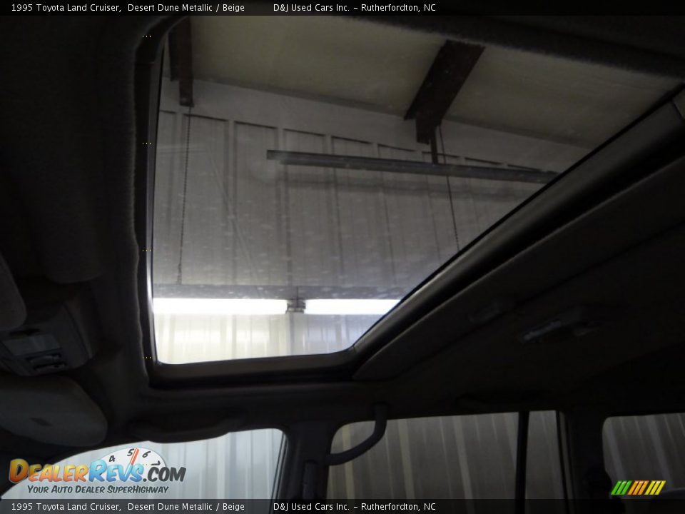 1995 Toyota Land Cruiser Desert Dune Metallic / Beige Photo #20