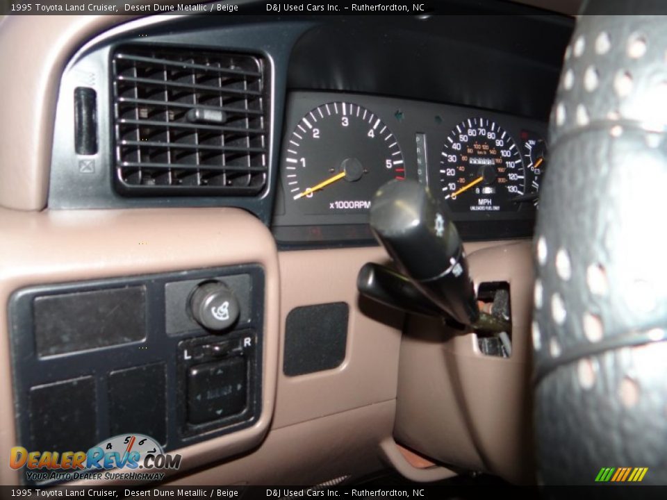 1995 Toyota Land Cruiser Desert Dune Metallic / Beige Photo #23