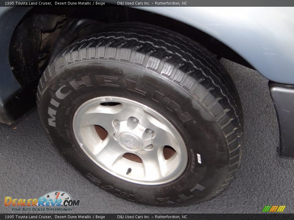 1995 Toyota Land Cruiser Desert Dune Metallic / Beige Photo #36