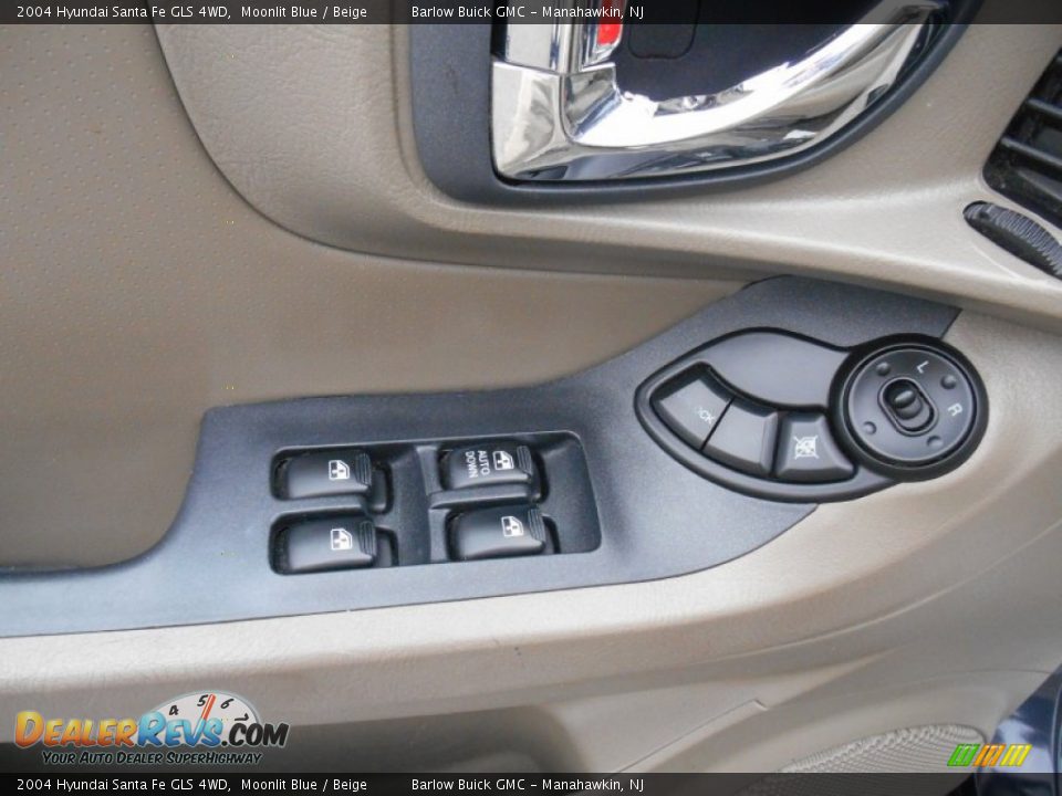Controls of 2004 Hyundai Santa Fe GLS 4WD Photo #9
