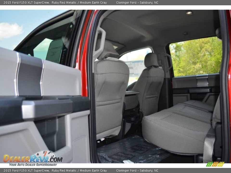 Rear Seat of 2015 Ford F150 XLT SuperCrew Photo #12