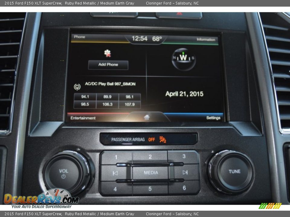 Controls of 2015 Ford F150 XLT SuperCrew Photo #13