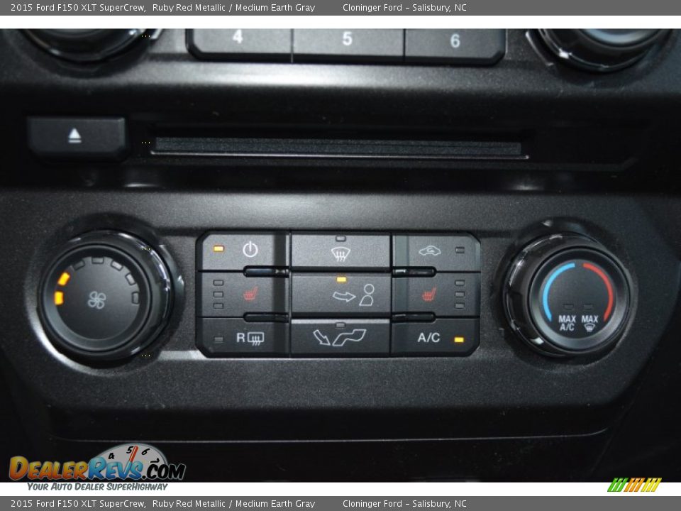 Controls of 2015 Ford F150 XLT SuperCrew Photo #18