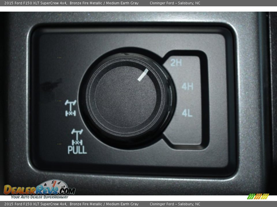 Controls of 2015 Ford F150 XLT SuperCrew 4x4 Photo #21