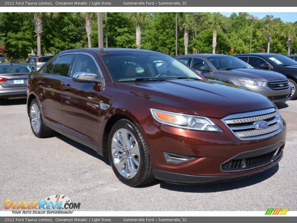Front 3/4 View of 2012 Ford Taurus Limited Photo #1