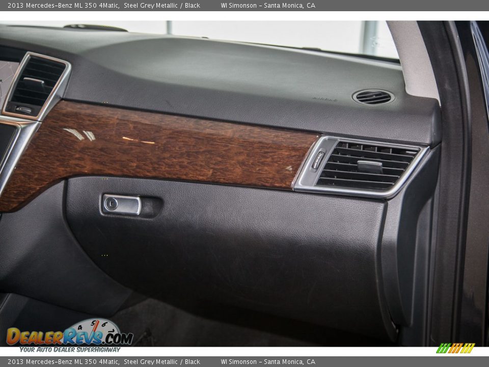 Dashboard of 2013 Mercedes-Benz ML 350 4Matic Photo #23