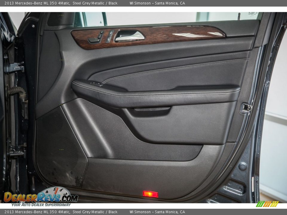 Door Panel of 2013 Mercedes-Benz ML 350 4Matic Photo #25
