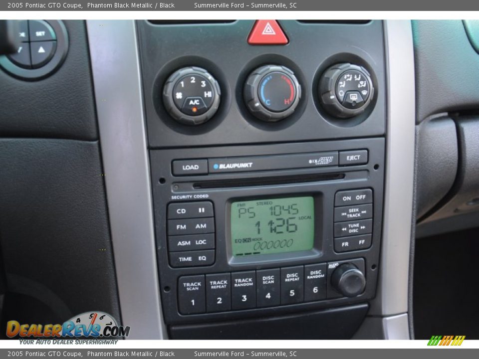 Controls of 2005 Pontiac GTO Coupe Photo #23
