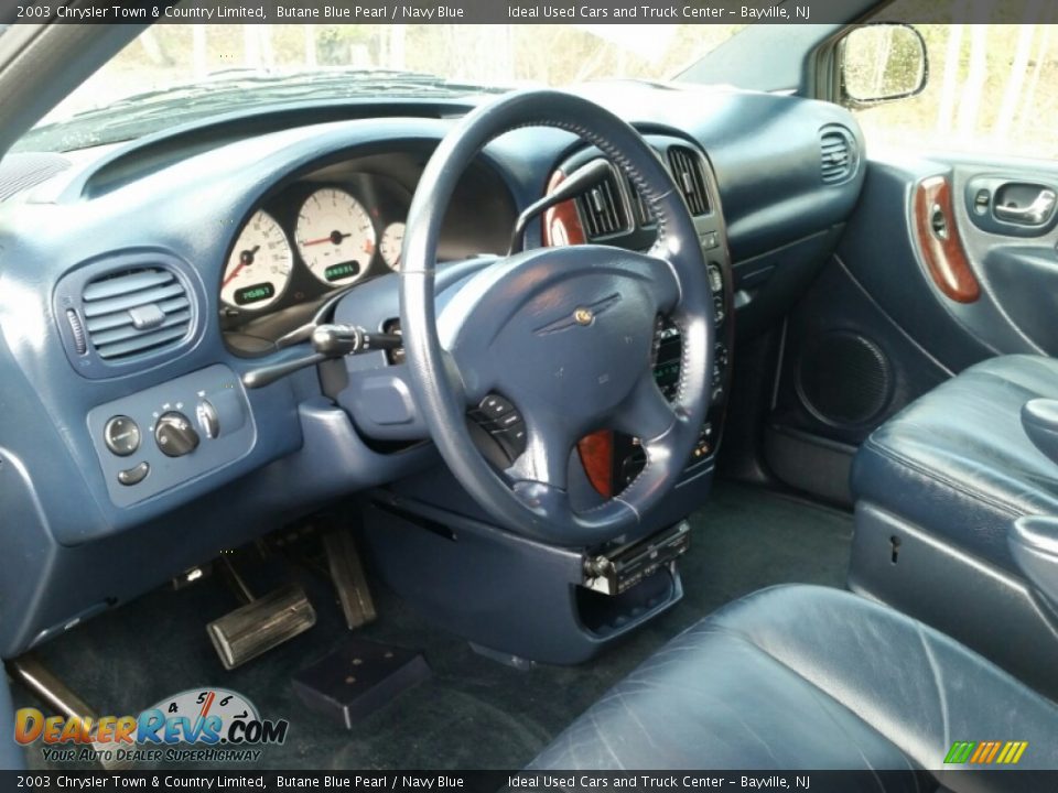 Dashboard of 2003 Chrysler Town & Country Limited Photo #20