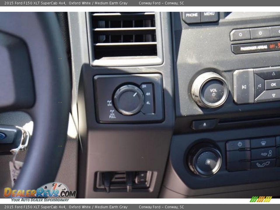 2015 Ford F150 XLT SuperCab 4x4 Oxford White / Medium Earth Gray Photo #25