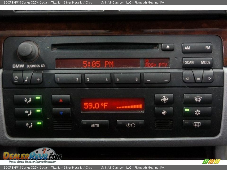 Controls of 2005 BMW 3 Series 325xi Sedan Photo #27