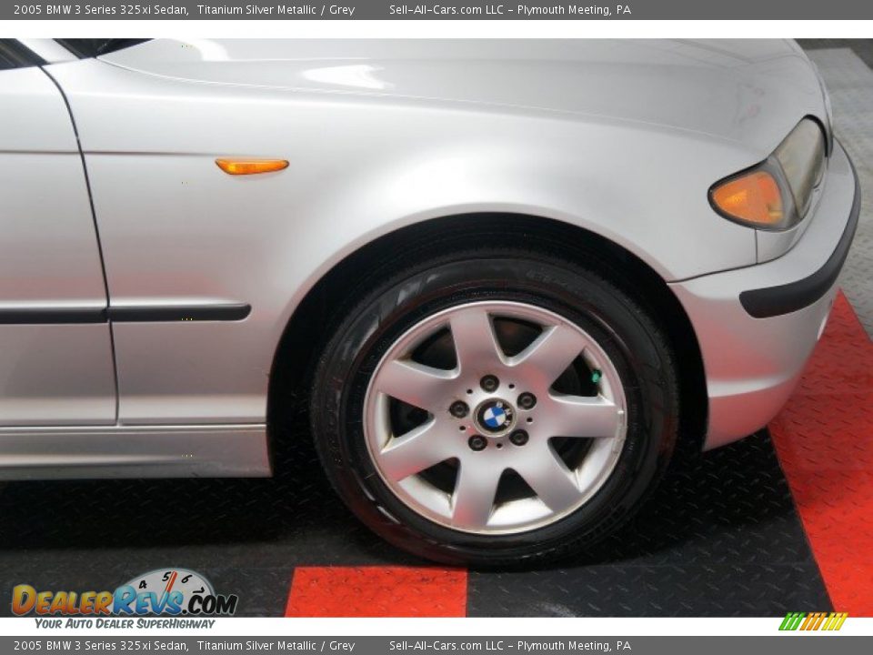 2005 BMW 3 Series 325xi Sedan Wheel Photo #36