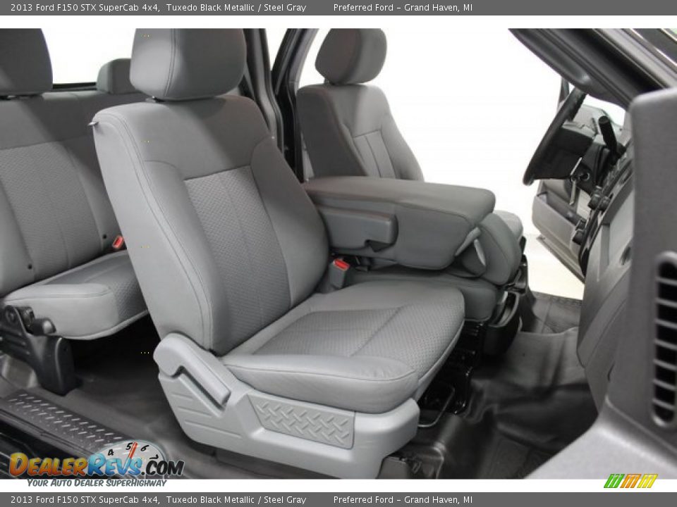 Front Seat of 2013 Ford F150 STX SuperCab 4x4 Photo #13