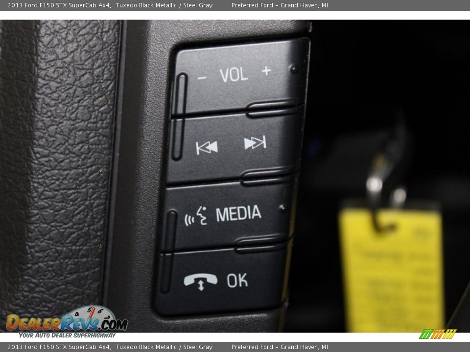 Controls of 2013 Ford F150 STX SuperCab 4x4 Photo #26
