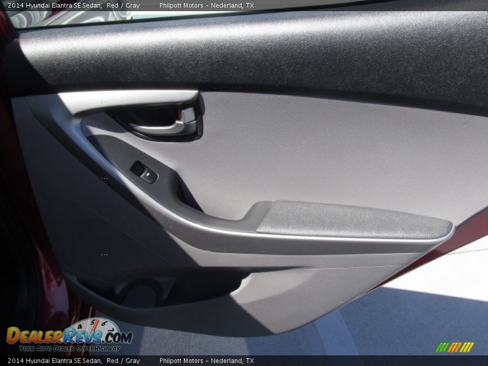 2014 Hyundai Elantra SE Sedan Red / Gray Photo #25