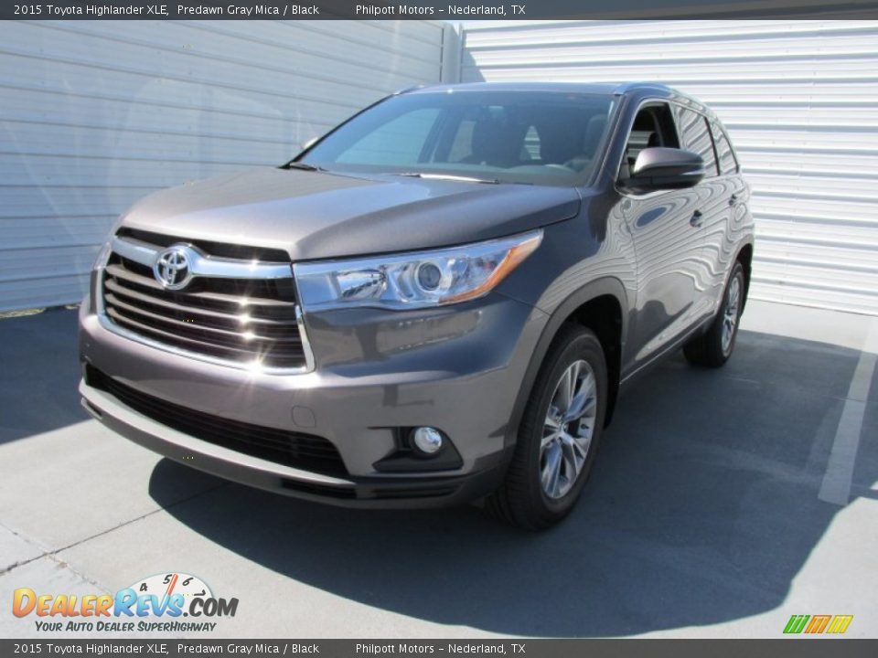 Front 3/4 View of 2015 Toyota Highlander XLE Photo #7
