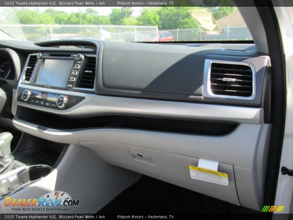 2015 Toyota Highlander XLE Blizzard Pearl White / Ash Photo #16