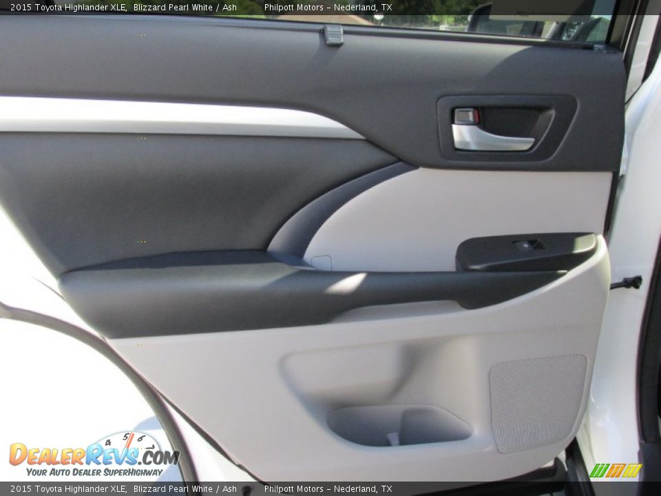 2015 Toyota Highlander XLE Blizzard Pearl White / Ash Photo #19