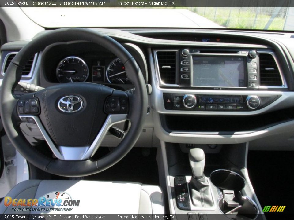 2015 Toyota Highlander XLE Blizzard Pearl White / Ash Photo #26