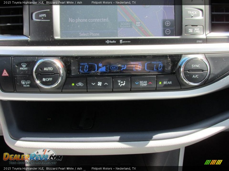 2015 Toyota Highlander XLE Blizzard Pearl White / Ash Photo #29
