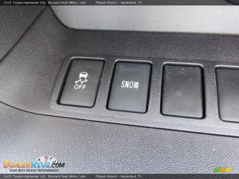 2015 Toyota Highlander XLE Blizzard Pearl White / Ash Photo #30