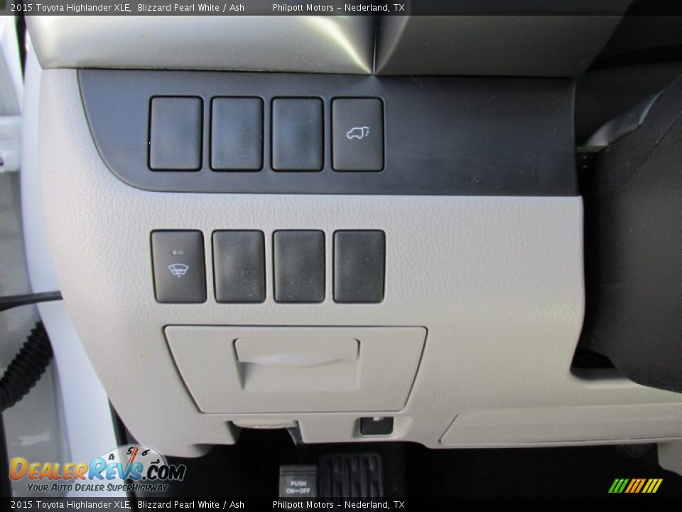2015 Toyota Highlander XLE Blizzard Pearl White / Ash Photo #36
