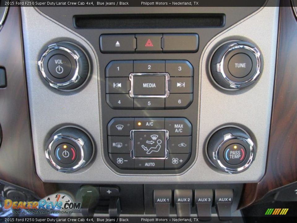 2015 Ford F250 Super Duty Lariat Crew Cab 4x4 Blue Jeans / Black Photo #31