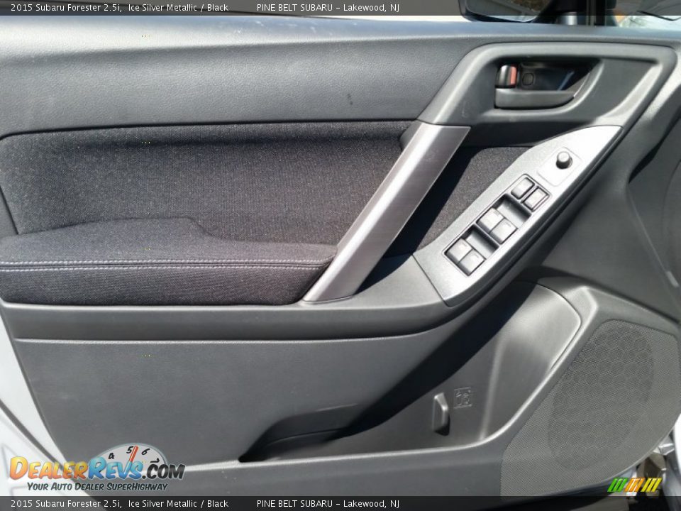 2015 Subaru Forester 2.5i Ice Silver Metallic / Black Photo #8