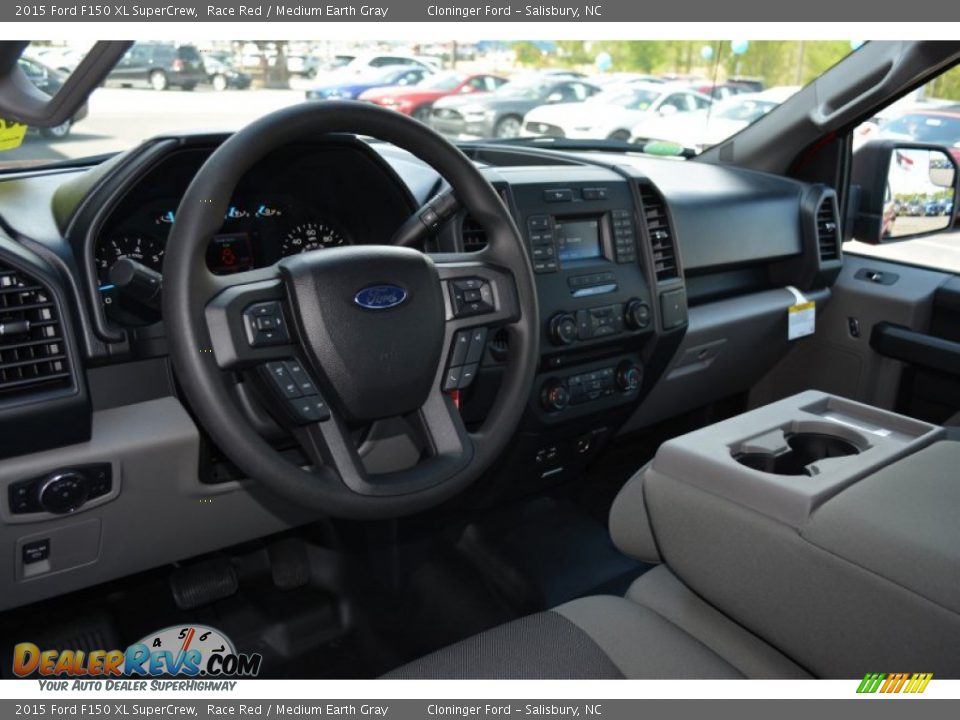 Dashboard of 2015 Ford F150 XL SuperCrew Photo #10