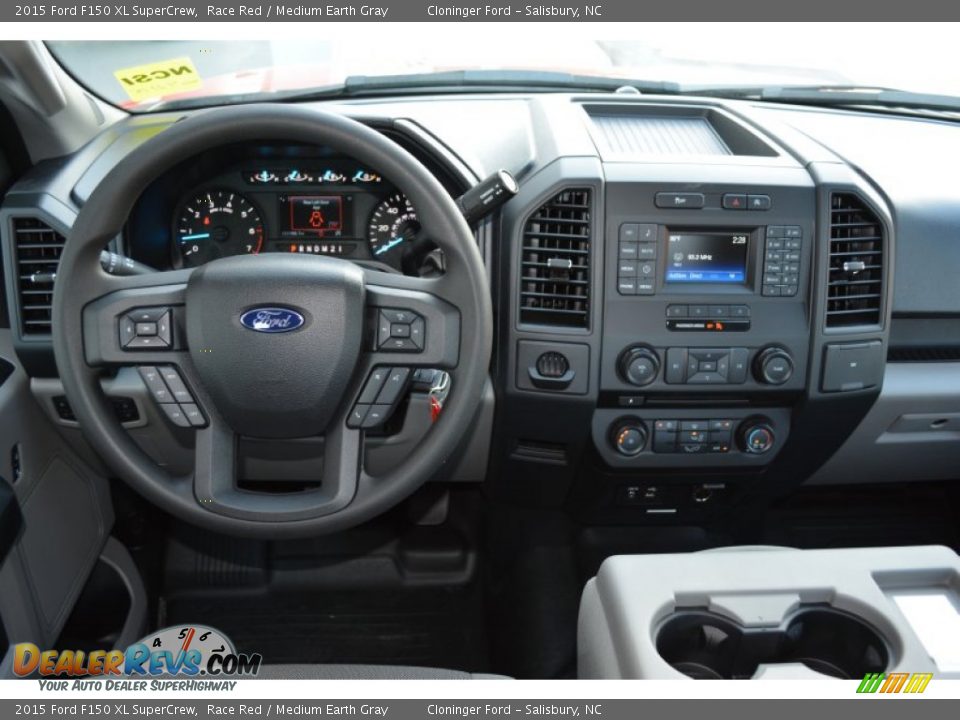 Dashboard of 2015 Ford F150 XL SuperCrew Photo #11