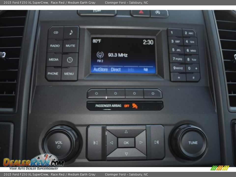 Controls of 2015 Ford F150 XL SuperCrew Photo #13